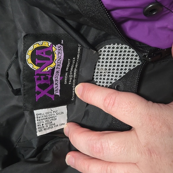 Xena memorabilia Rain Jacket - Picture 6 of 6